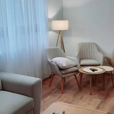 Apartment Dis *